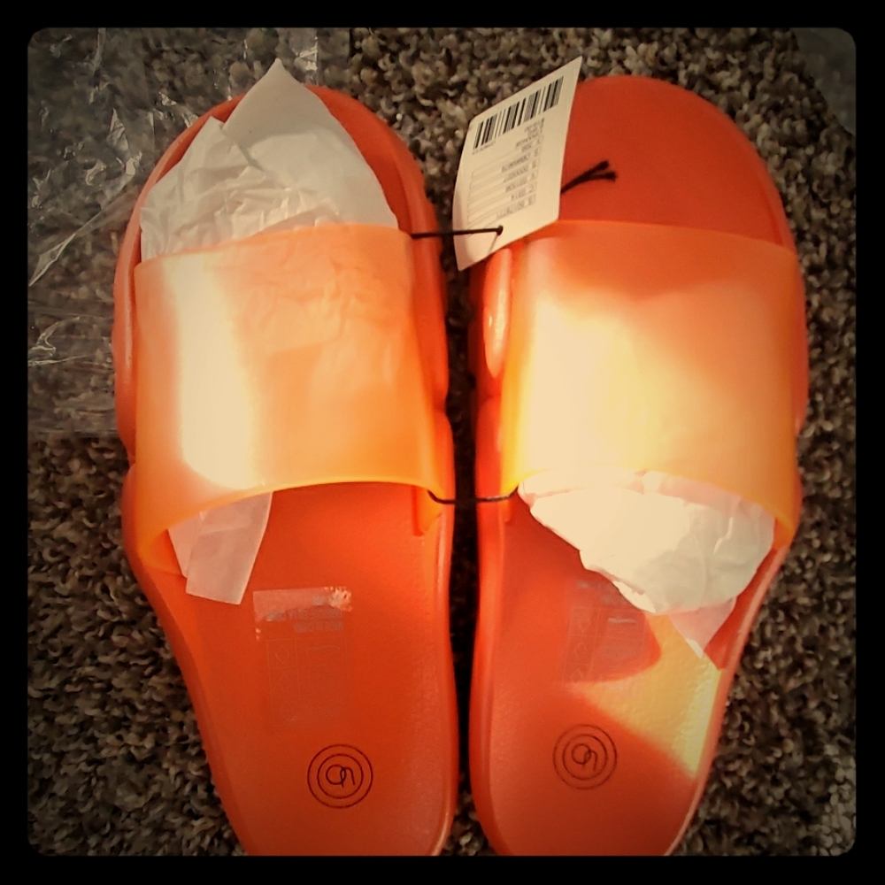 UO SKYE MOULDED SLIDE CITRUS FLAME